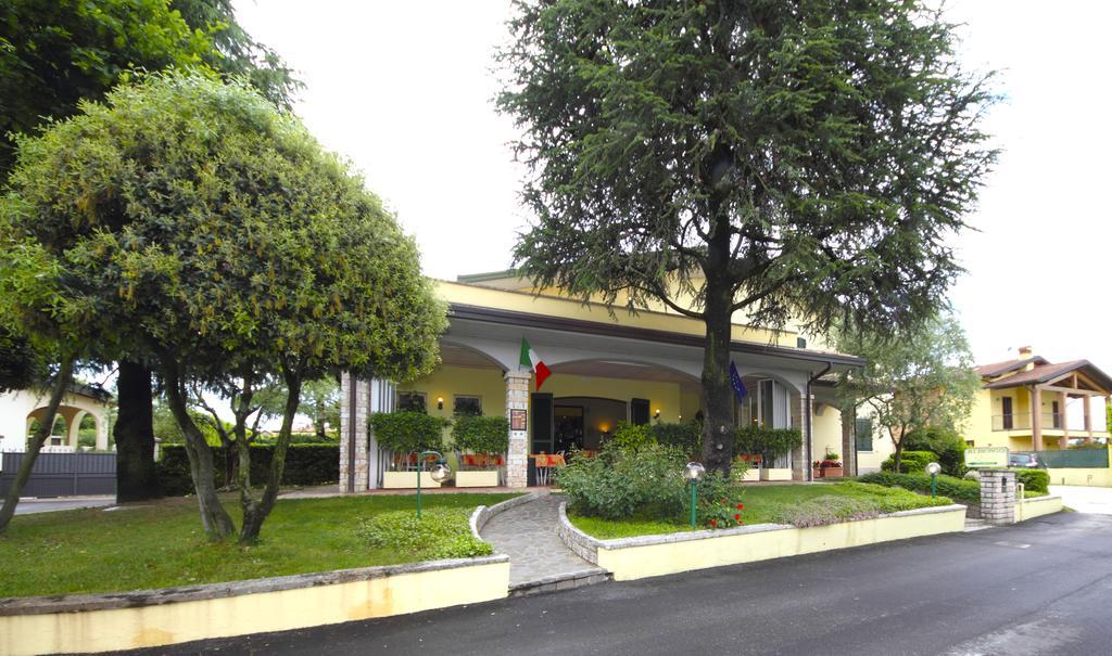 Albergo La Quiete Desenzano del Garda Zewnętrze zdjęcie
